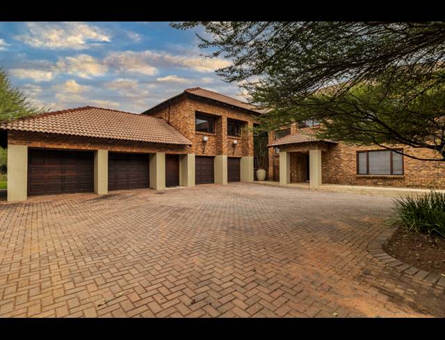 4 BEDROOM HOUSE FOR SALE IN LEEUWFONTEIN ESTATE